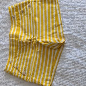 Loft Riviera Short yellow & white size 16